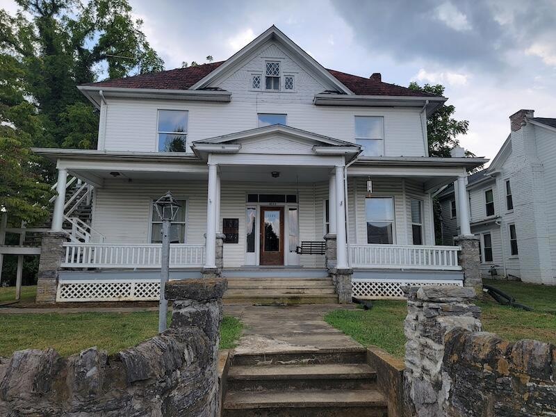 Sold $325,000 • Co-Listing Agent