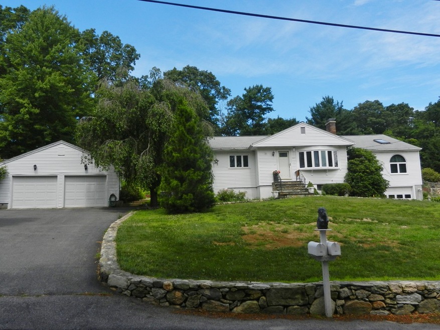 201 Blackstone St, Bellingham, MA 02019 - photo 1