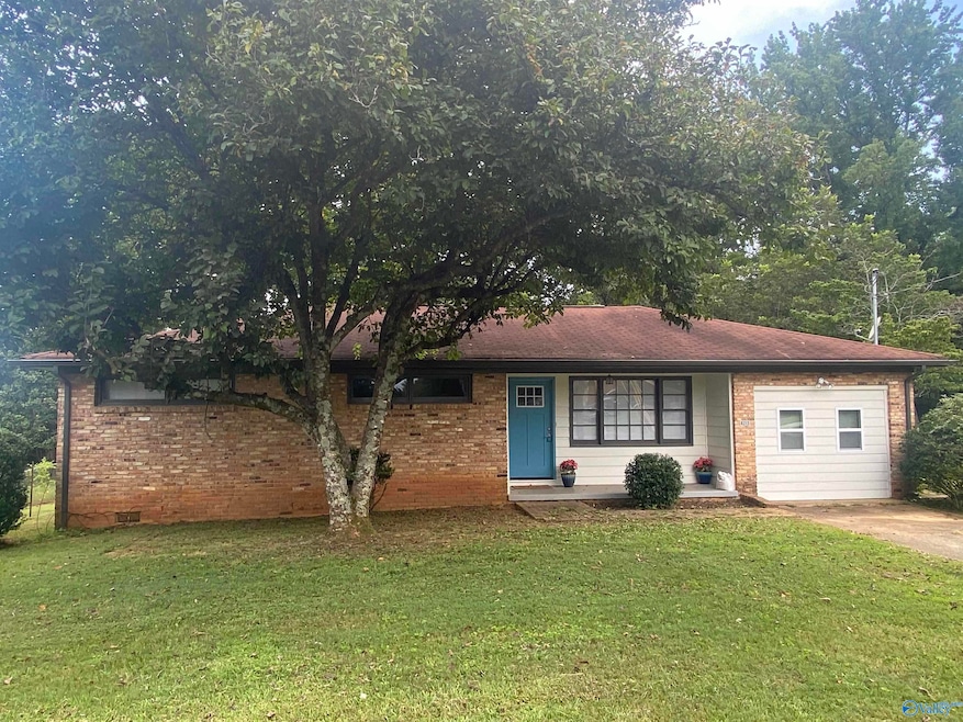 4213 Eastland Dr NW, Huntsville, AL 35810 - photo 1