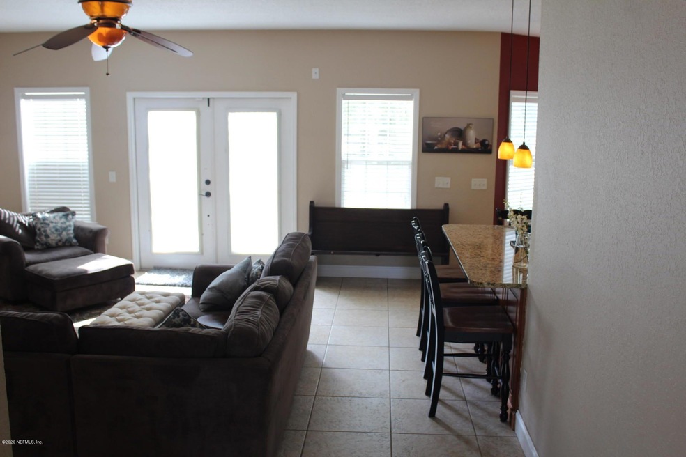 01 FRONT DOOR VIEW