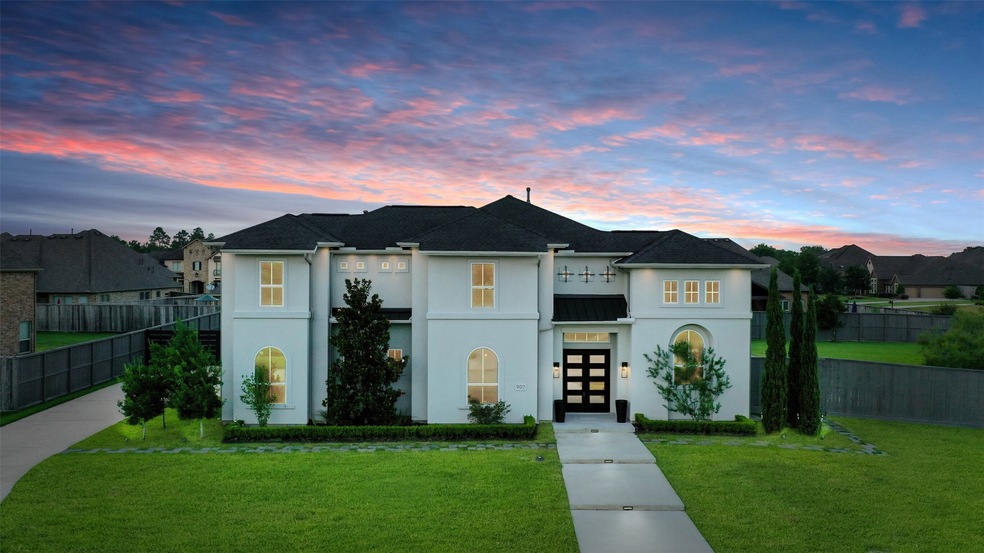 907 Pinecrest Ct, Friendswood, TX 77546 - photo 1