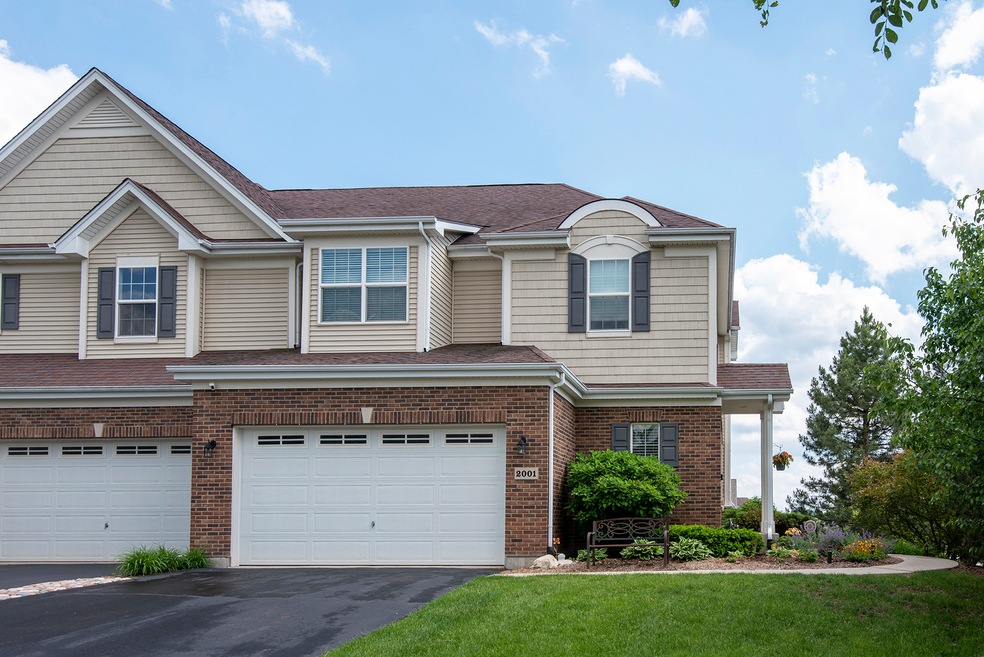 2001 Magenta Ln, Algonquin, IL 60102 - photo 1