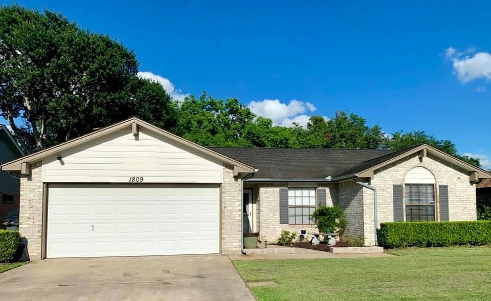 1809 Leissner St, Bay City, TX 77414 - photo 1