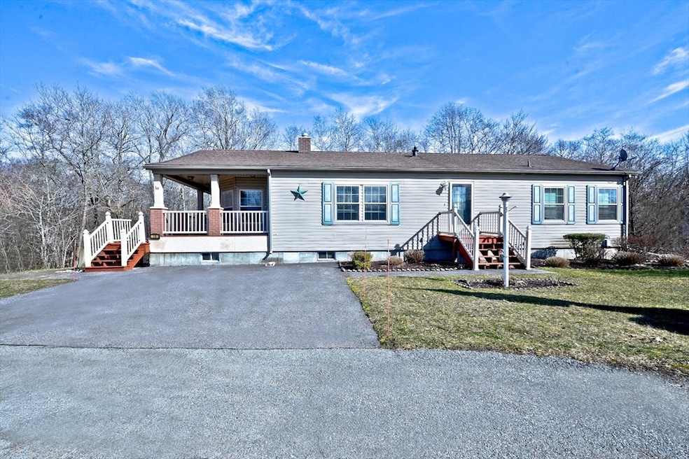 19 Sparrow Dr, Tiverton, RI 02878 - photo 1