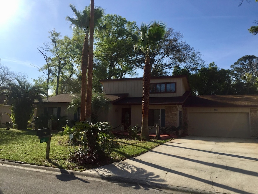 7030 Holiday Hill Ct, Jacksonville, FL 32216 - photo 1