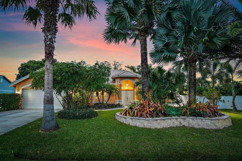 917 SW Mccracken Ave, Port Saint Lucie, FL 34953 - photo 1