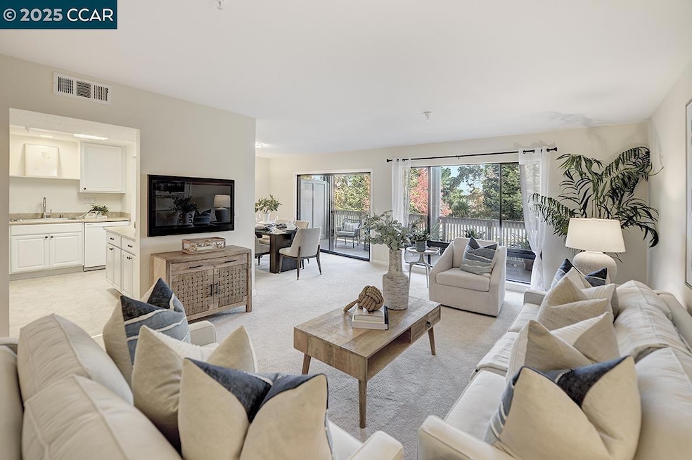 1209 Running Springs Rd unit 6, Walnut Creek, CA 94595 - photo 1