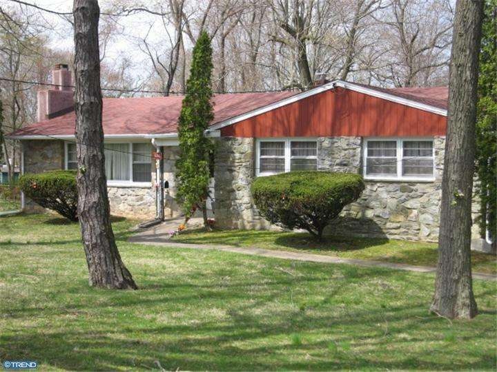 640 Cedar Grove Rd, Broomall, PA 19008 - photo 1