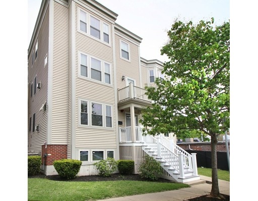 7 Iona St unit A, Roslindale, MA 02131 - photo 1