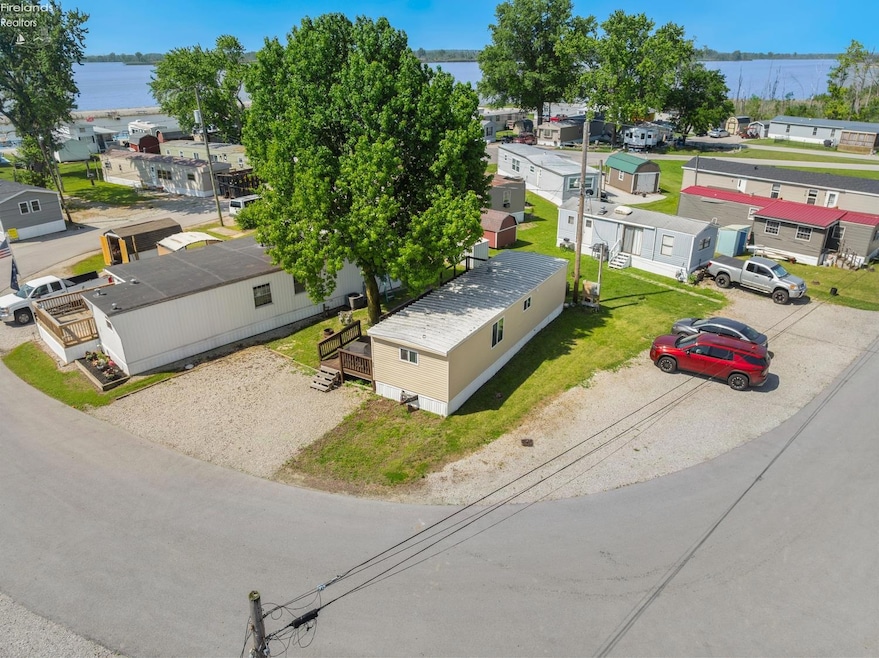 265 S Meachem Rd unit 24, Port Clinton, OH 43452 - photo 1