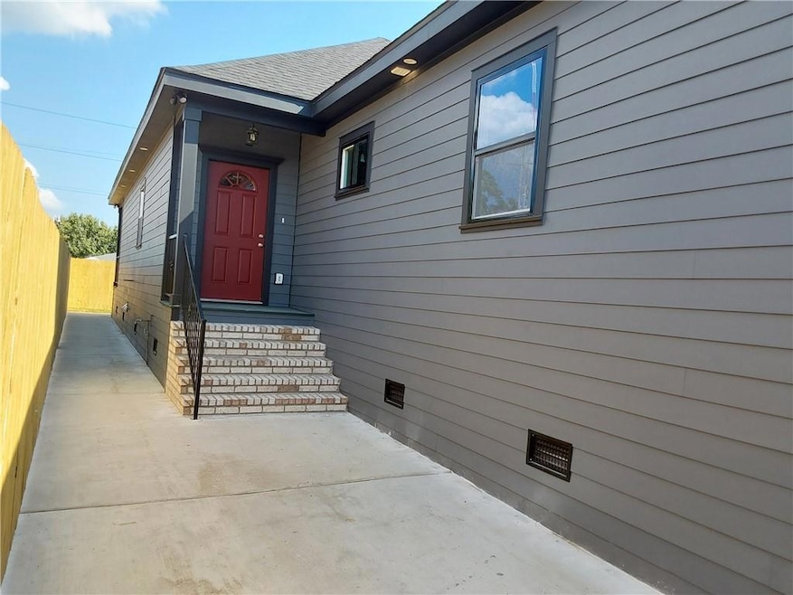 NEW CONSTRUCTION ! Back Unit, enter behind your Privacy Gate.