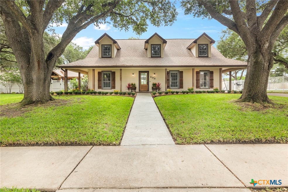 Pending $699,999 • Co-Listing Agent