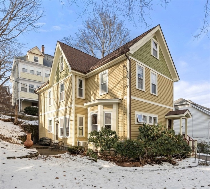 21 Rowe St unit 21, Roslindale, MA 02131 - photo 1