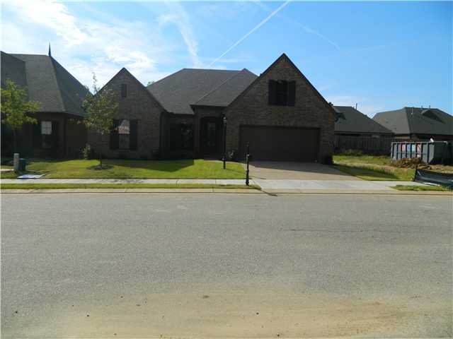 This home has a great floor plan, if you entertain