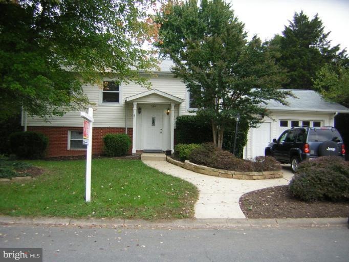 504 W Nettle Tree Rd, Sterling, VA 20164 - photo 1