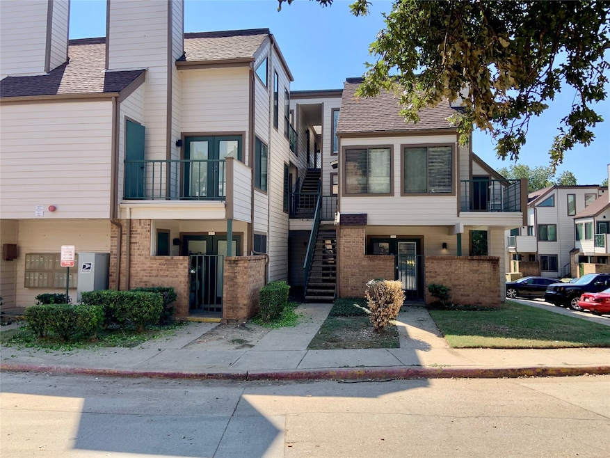 2300 Balsam Dr unit G112, Arlington, TX 76006 - photo 1