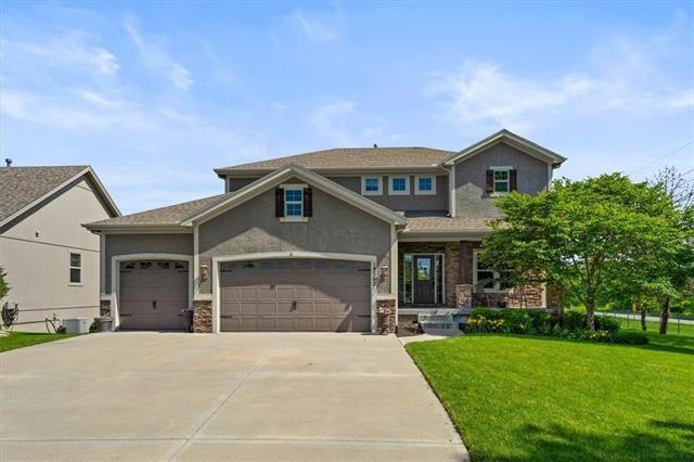 18302 W 193rd Terrace, Spring Hill, KS 66083 - photo 1