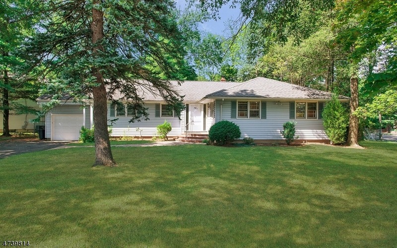 2 Broadlawn Dr, Livingston, NJ 07039 - photo 1