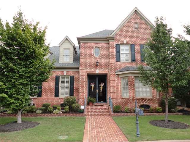 Wow!  A beautiful brick walkway leading up to a st