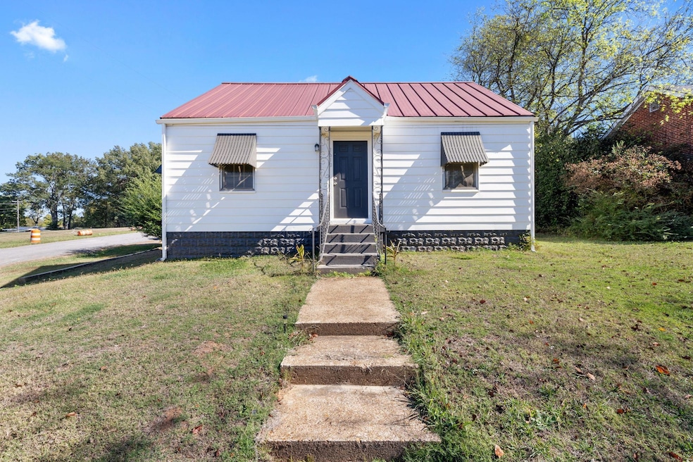 1610 E 29th St, Sheffield, AL 35660 - photo 1