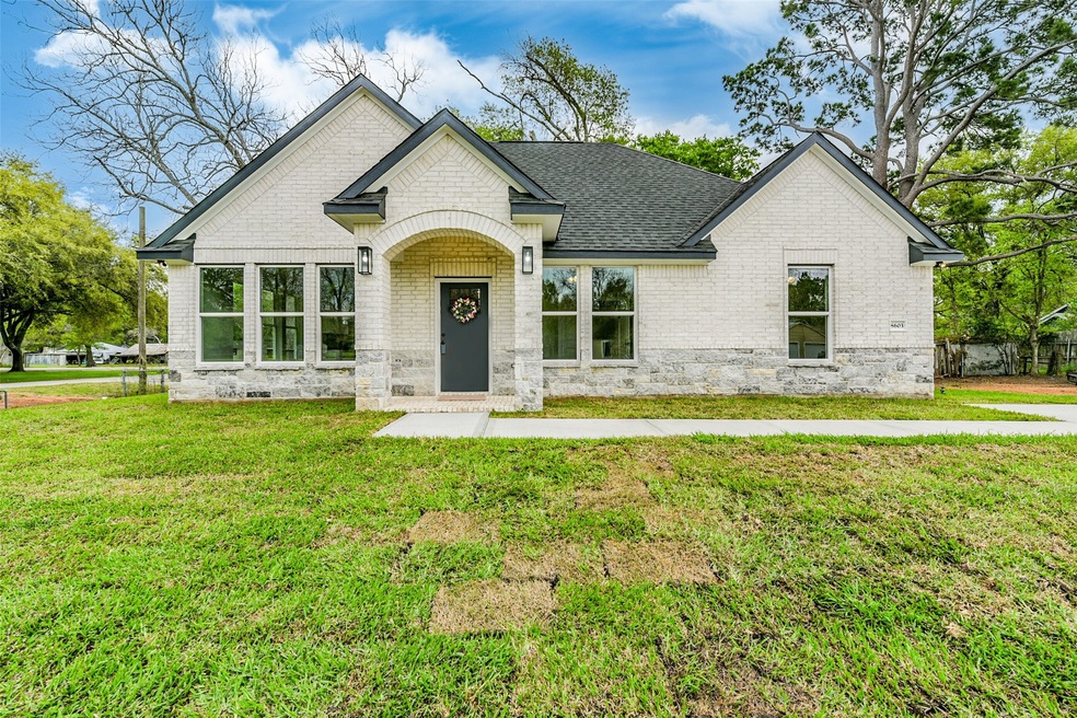 8603 Schendel St, Needville, TX 77461 - photo 1