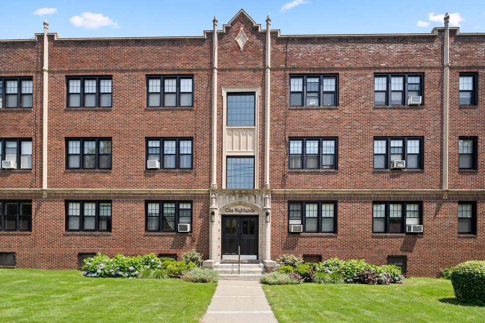 4 Highland St unit C3, West Hartford, CT 06119 - photo 1
