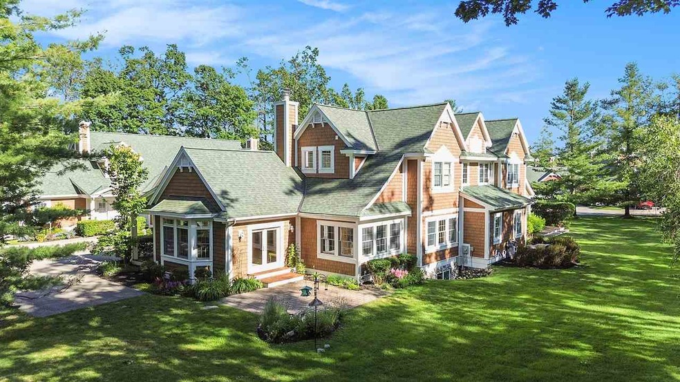 For Sale $925,000