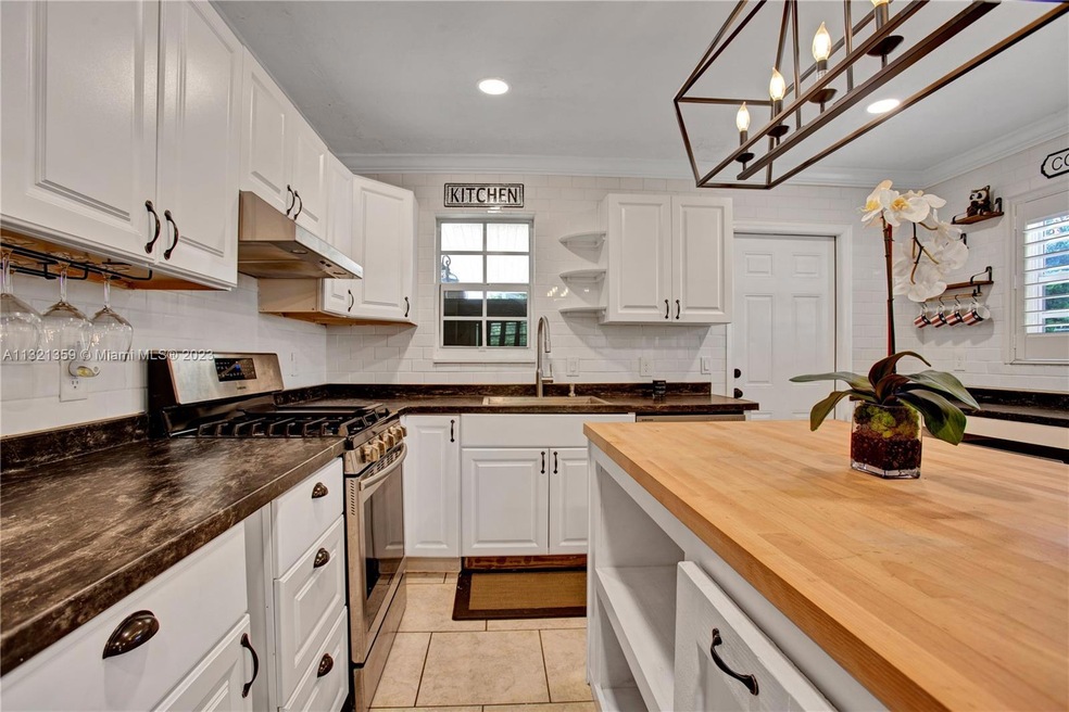 5748 Daphne Dr, West Palm Beach, FL 33415 - photo 1