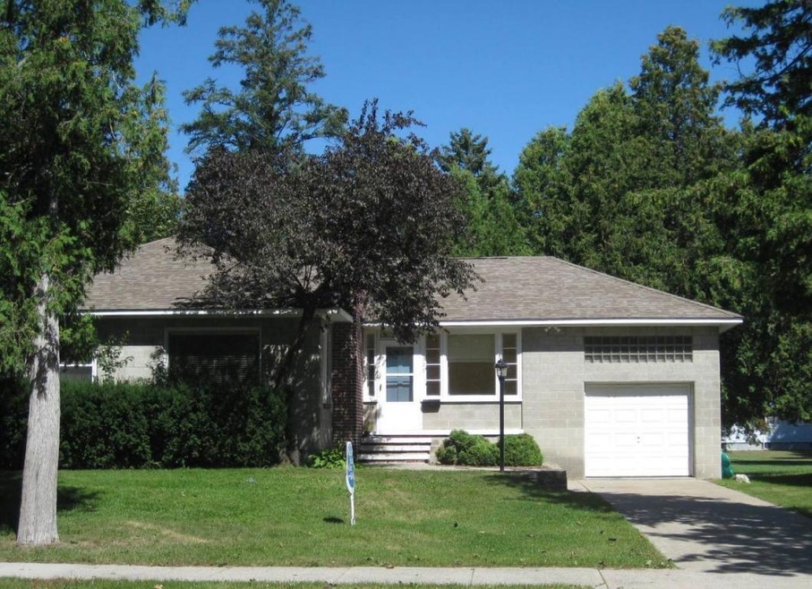 325 Barry Street