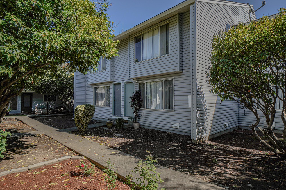 2000 Brookhurst St unit 26, Medford, OR 97504 - photo 1