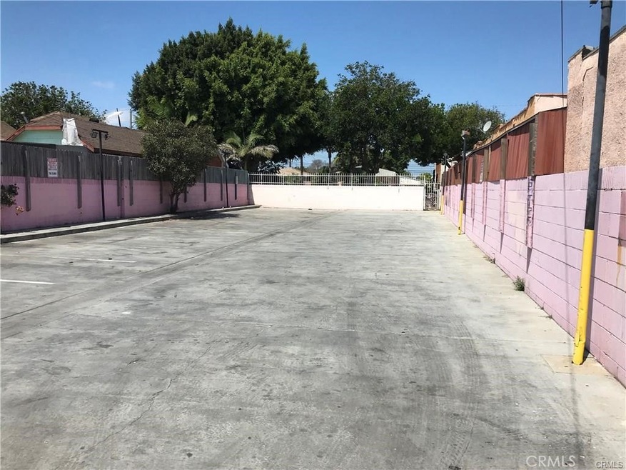 10304 S Burin Ave, Inglewood, CA 90304 - photo 1