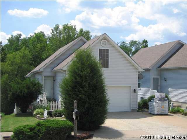 5818 Lake Erie Dr, Louisville, KY 40291 - photo 1