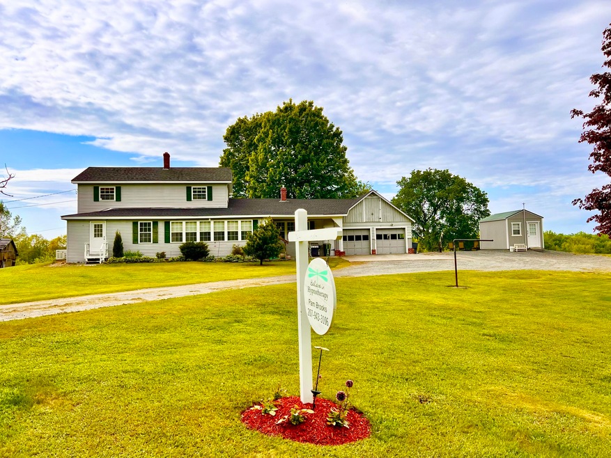 Farmhouse w/12 Acres&River Frontage