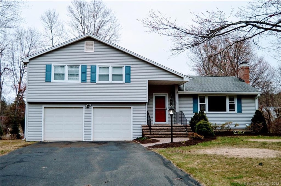 Welcome to 1 Butternut Dr, Bloomfield