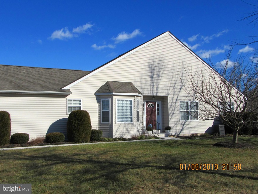 301 Jefferson Ct, Royersford, PA 19468 - photo 1
