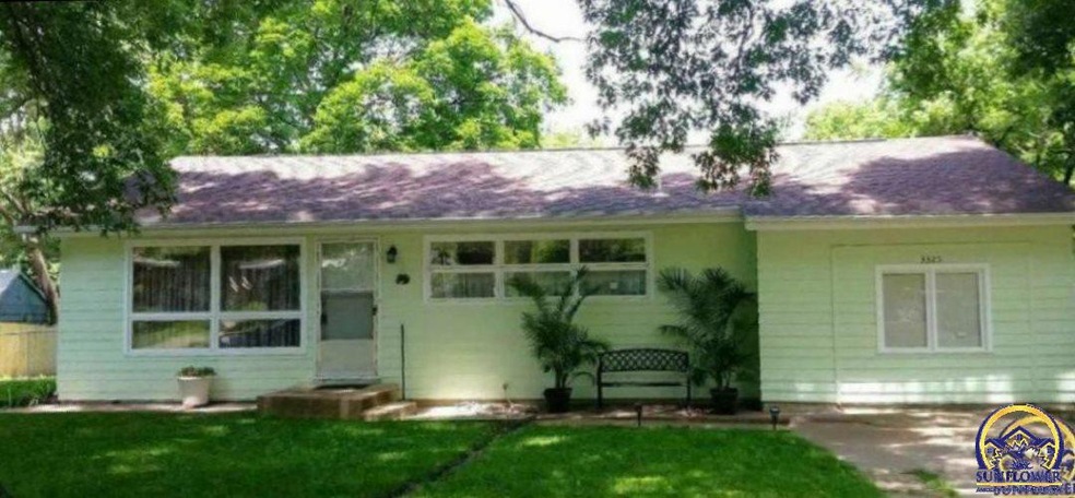 3325 SW Plass Ave, Topeka, KS 66611 - photo 1