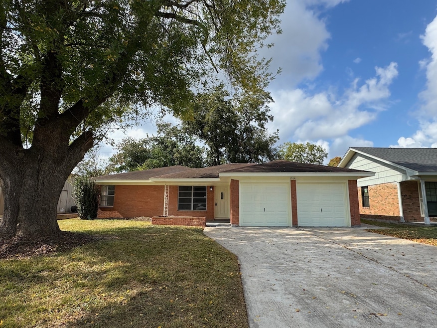 1914 Firwood Dr, Pasadena, TX 77502 - photo 1