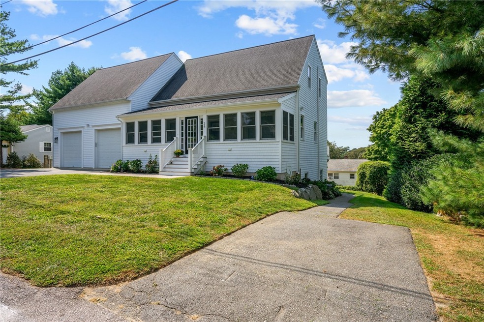 24 Concord Dr unit B, Middletown, RI 02842 - photo 1