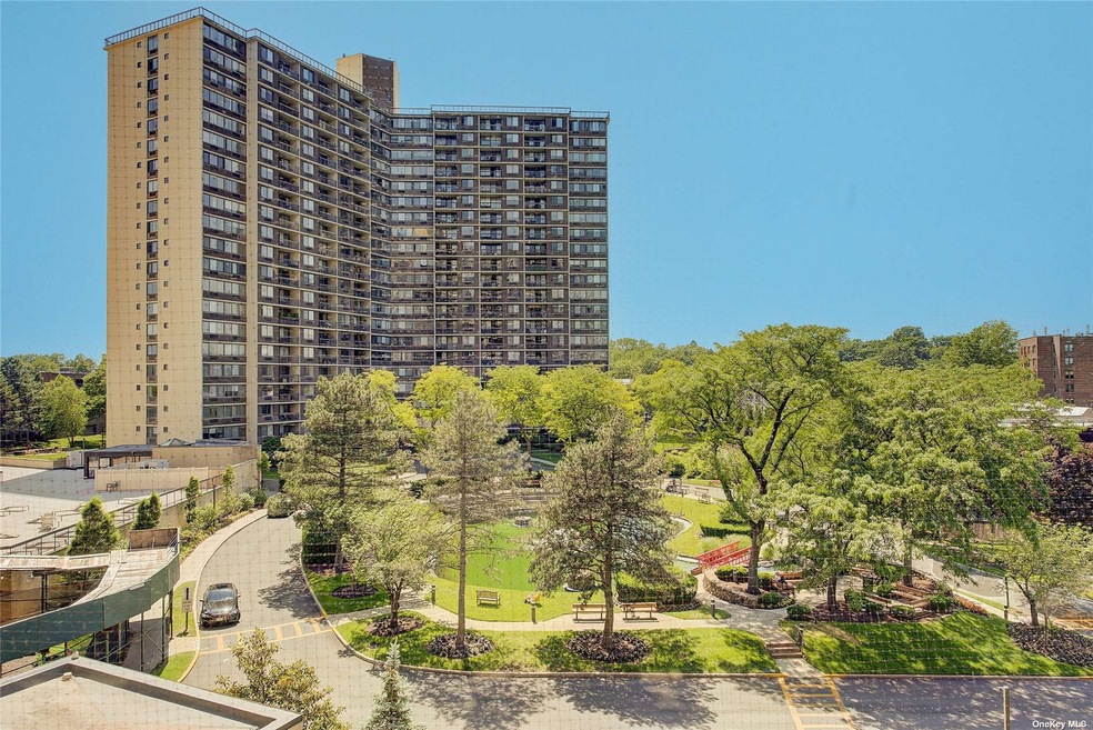 The Bay Club unit 9A, Bayside, NY 11360 - photo 1