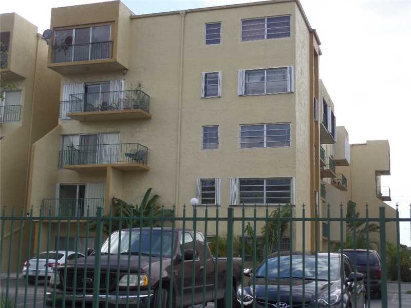 4490 W 19th Ct unit 214, Hialeah, FL 33012 - photo 1
