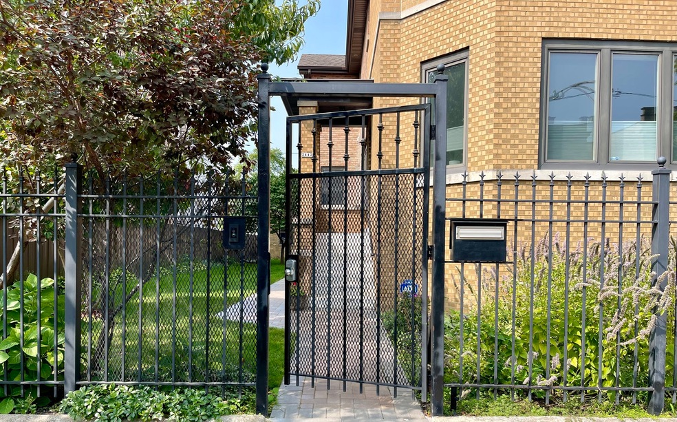 2112 N Sawyer Ave unit I, Chicago, IL 60647 - photo 1