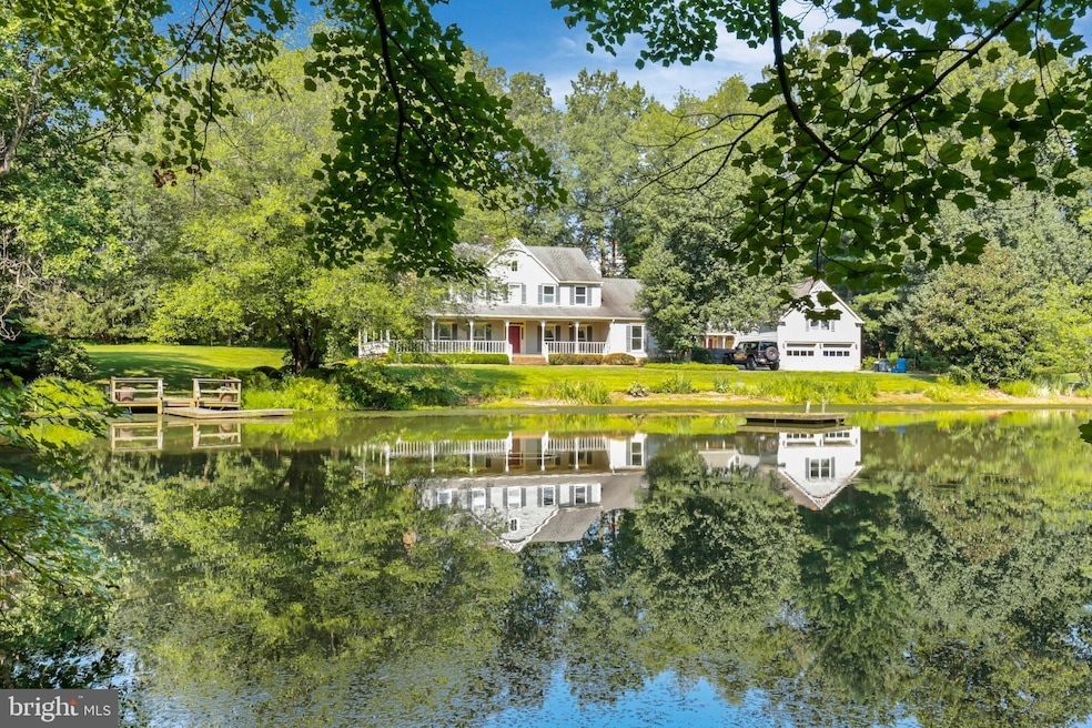 660 Ad Hoc Rd, Great Falls, VA 22066 - photo 1