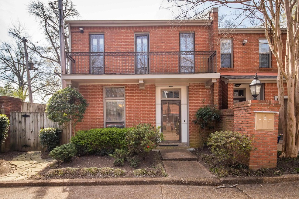 Welcome to 1707 Belvedere Court! This end-unit tow