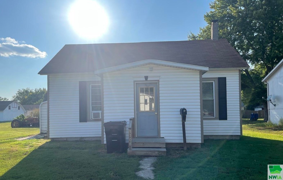 1108 5th St, Onawa, IA 51040 - photo 1