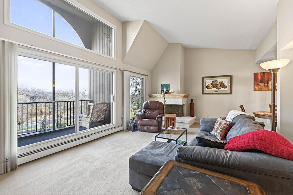 9500 Collegeview Rd unit 308, Bloomington, MN 55437 - photo 1