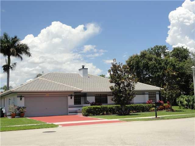 9711 N Oak Knoll Cir, Davie, FL 33324 - photo 1