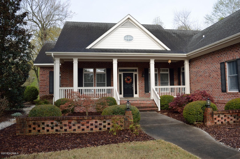 220 Maple Creek