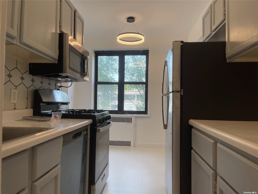 98-120 Queens Blvd unit 2-H, Rego Park, NY 11374 - photo 1