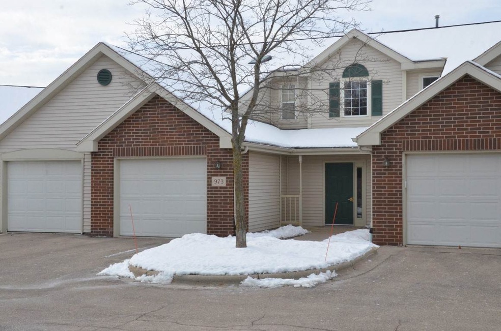973 Park St unit 102, Oregon, WI 53575 - photo 1