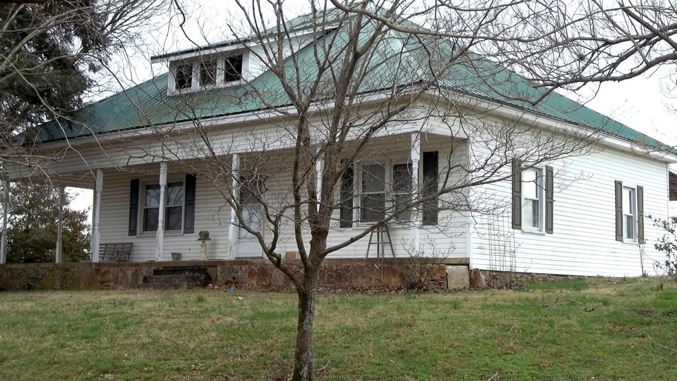 1943 Sims Rd, Shelbyville, TN 37160 - photo 1